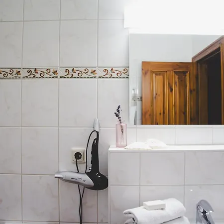 Ruth- Turmzimmer Anno1869 Herrenhaus Viecheln Pensjonat Behren-Lubchin